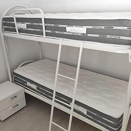 Ivan Spiaggiabianca Deluxe - A 20 Metri Dal Mare Apartment